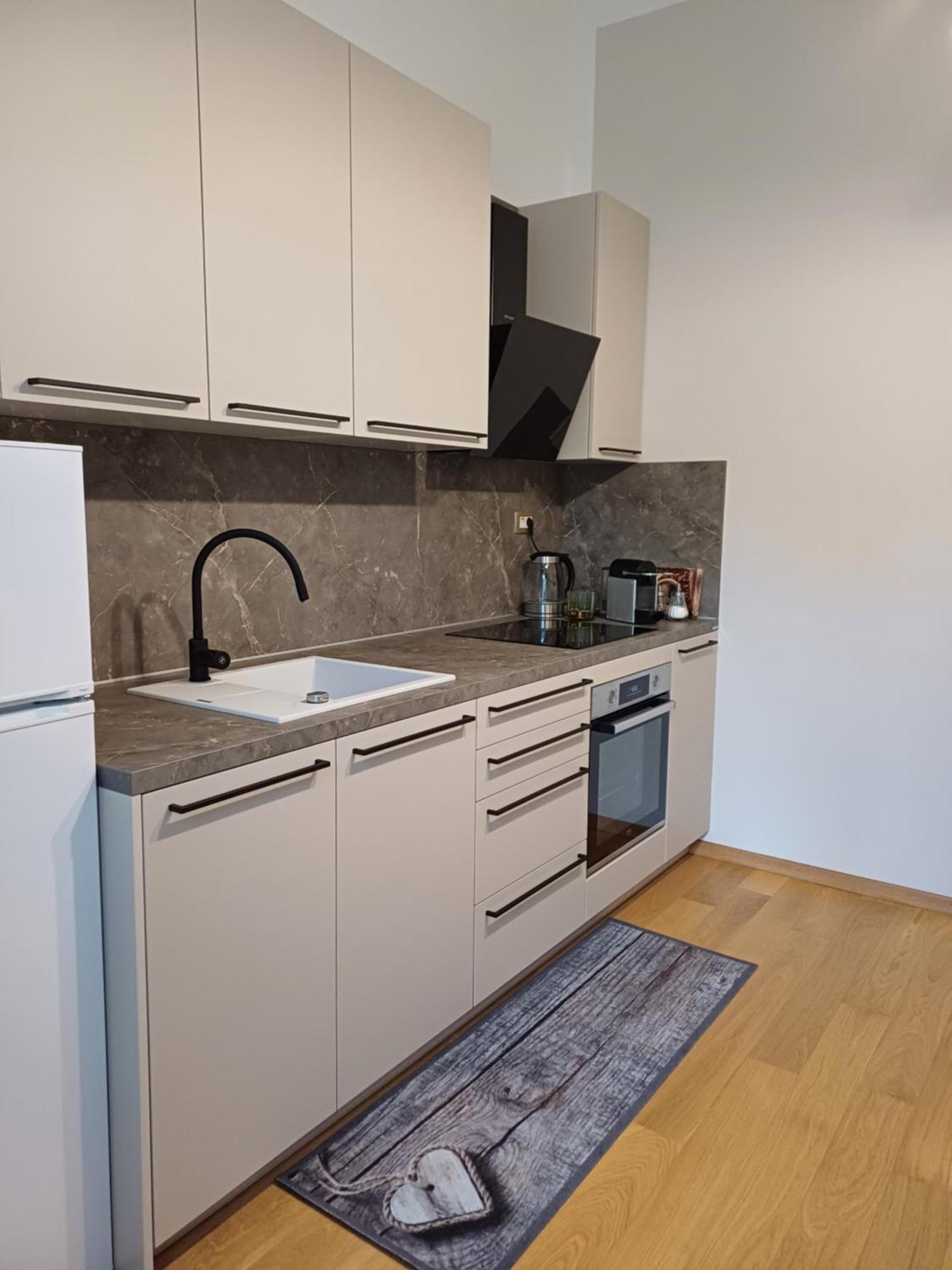 Apartment Zdenka - 100 M From The Beach 奥帕提亚 外观 照片