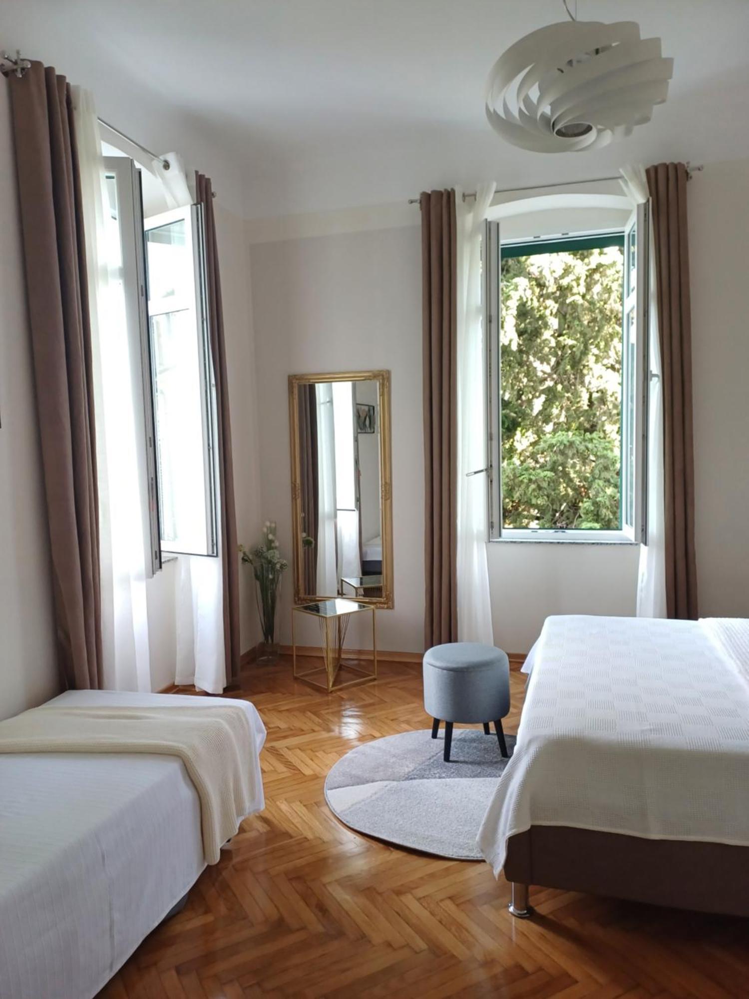 Apartment Zdenka - 100 M From The Beach 奥帕提亚 外观 照片